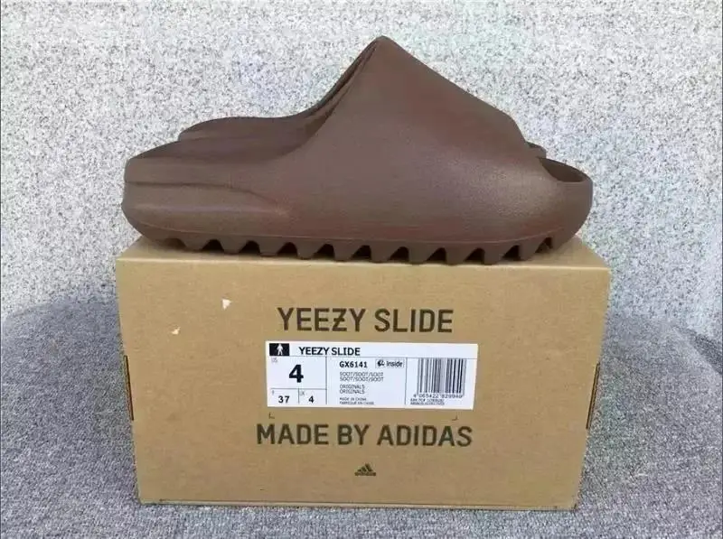 Adidas Yeezy Slide Sandals [7 styles] vista 4