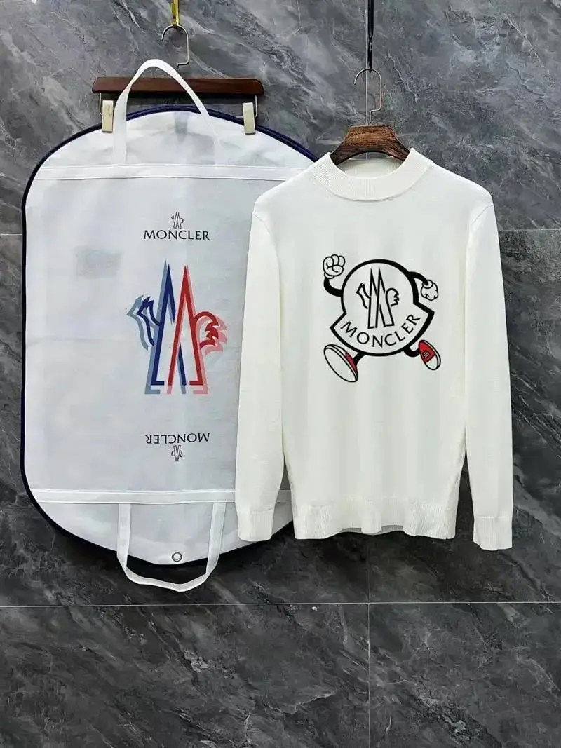 Moncler Graphic Print Pullover Sweater vista 2