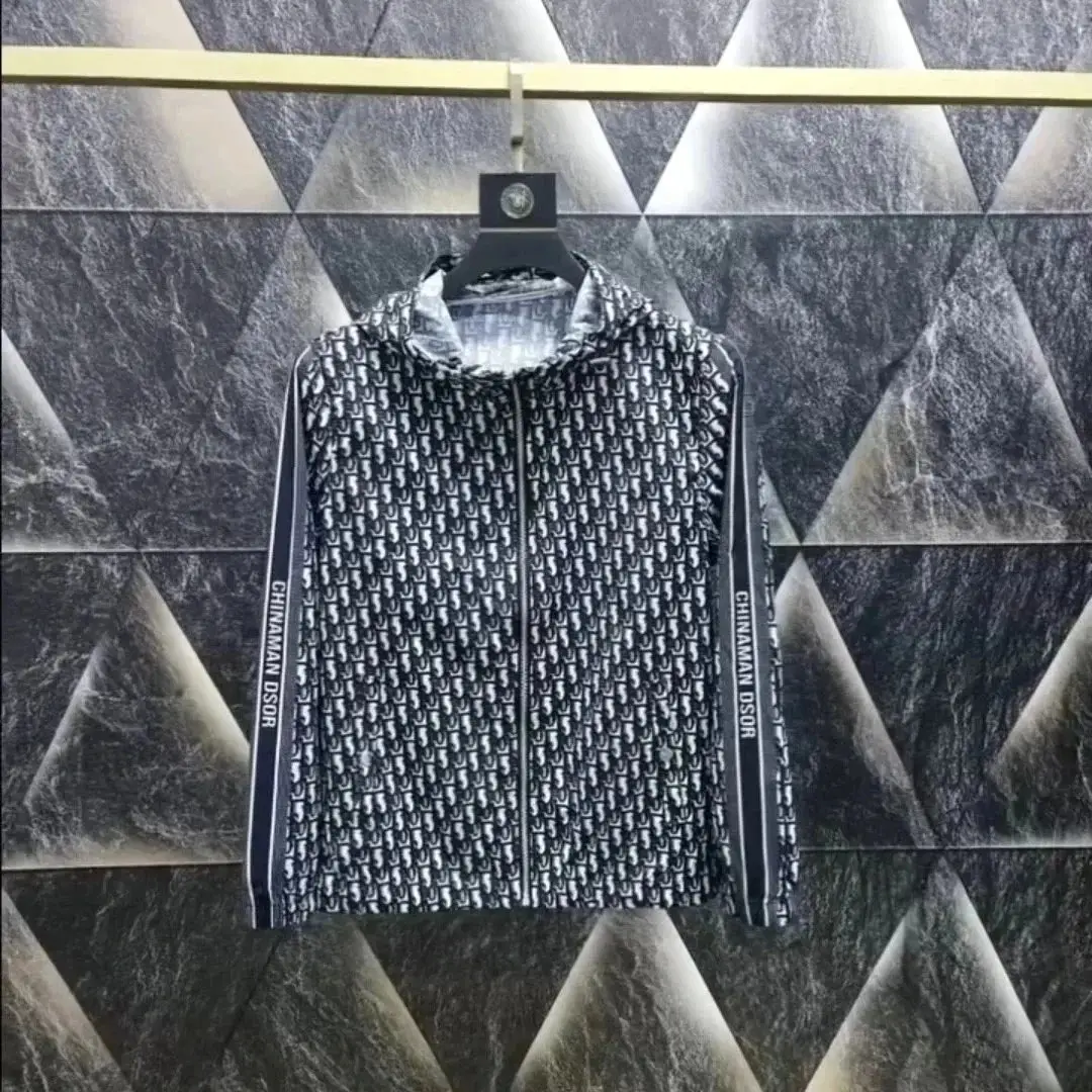 the North Face Burberry Moncler Prada Dior  Hoodie Jackets（40 Style） vista 4