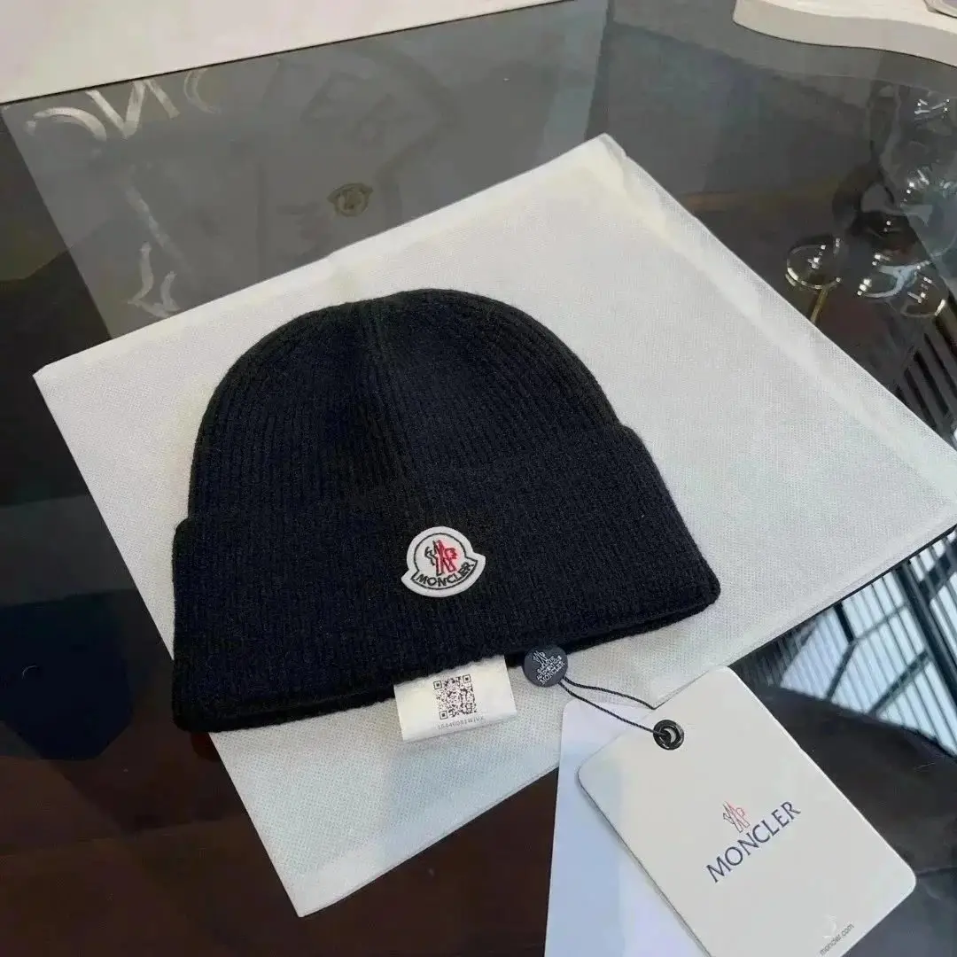 Moncler Beanie (37 style) vista 2