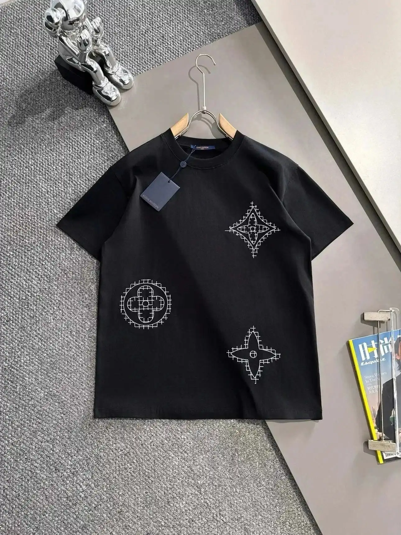 LV-T-Shirt vista 2