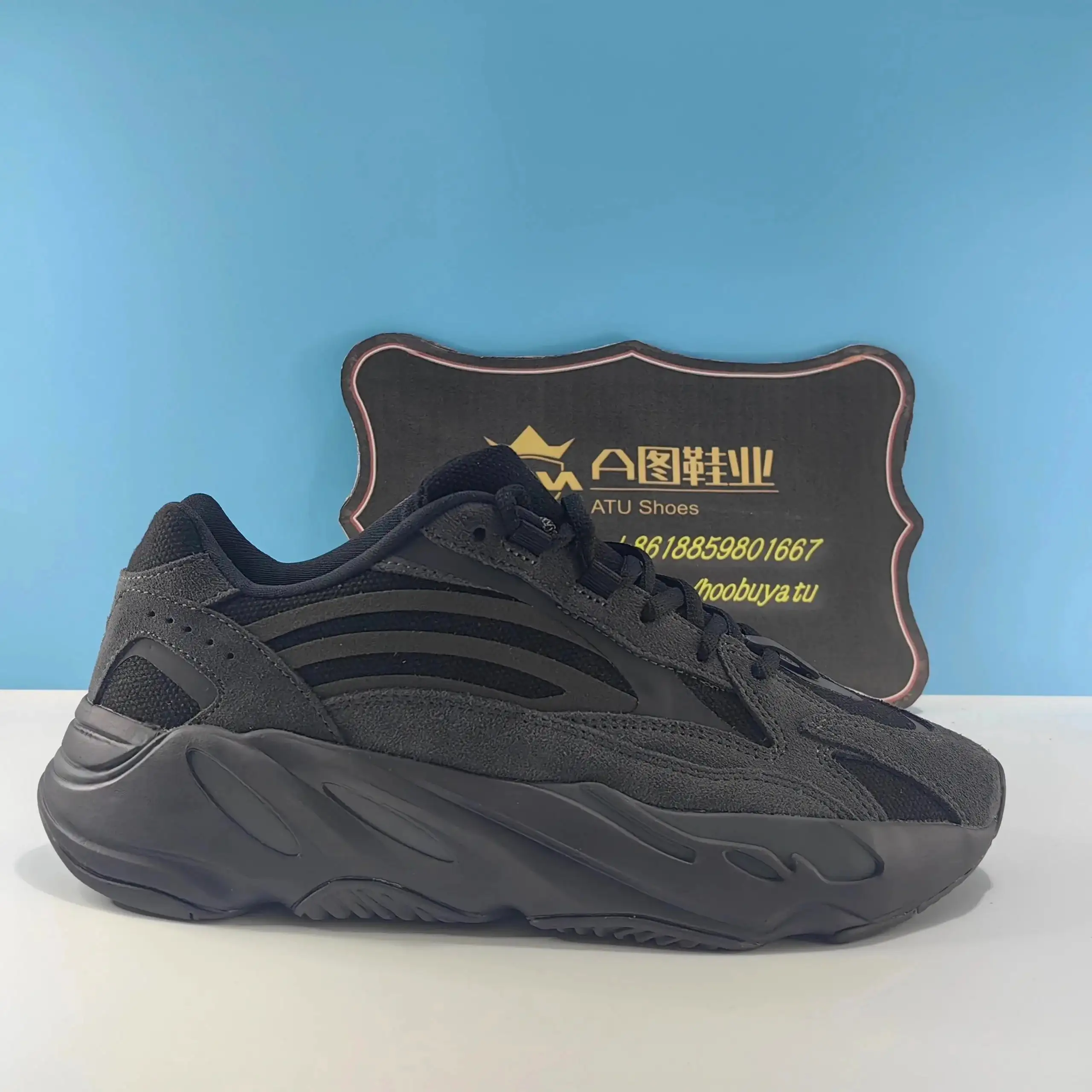 Yeezy boost 700 [10 Colors] vista 3