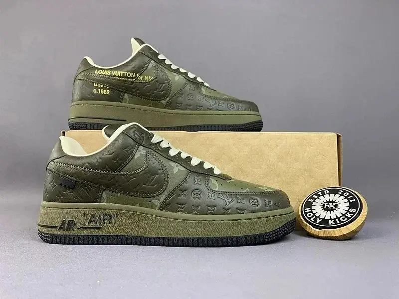 Ver las 4 fotos LV ARCH LICHT SNEAKER